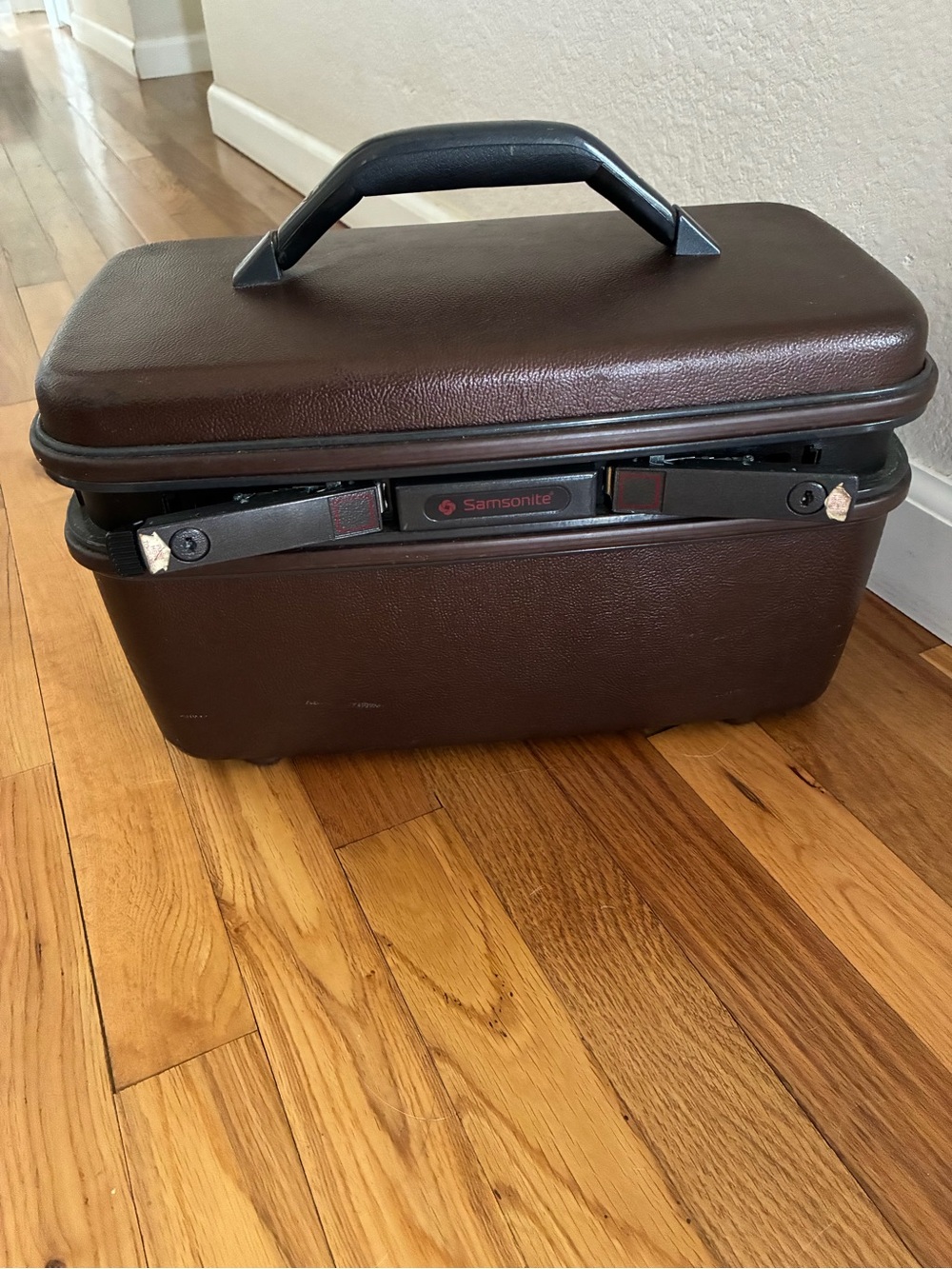 Samsonite System 4 Hardcase Train Case Brown & Under Mirror Plastic